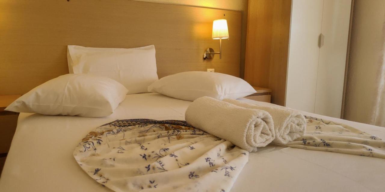Jimmy'S Rooms Nea Potidea 外观 照片